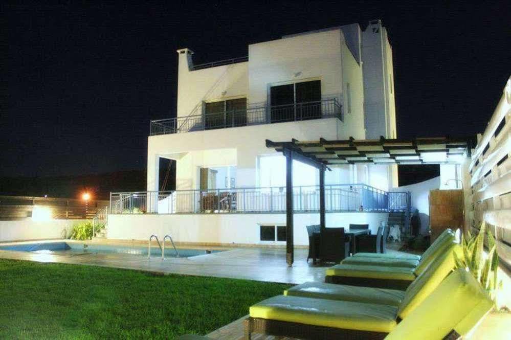 Blue Coral Beach Villas Paphos Exterior foto